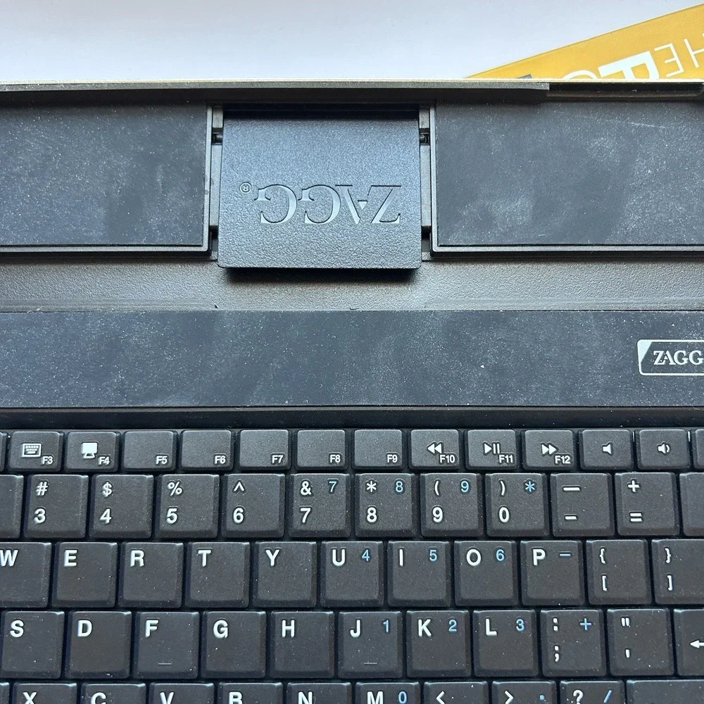 ZAGG Mate Black Silver Plastic Aluminum Bluetooth Keyboard Wifi iPad & iPhone